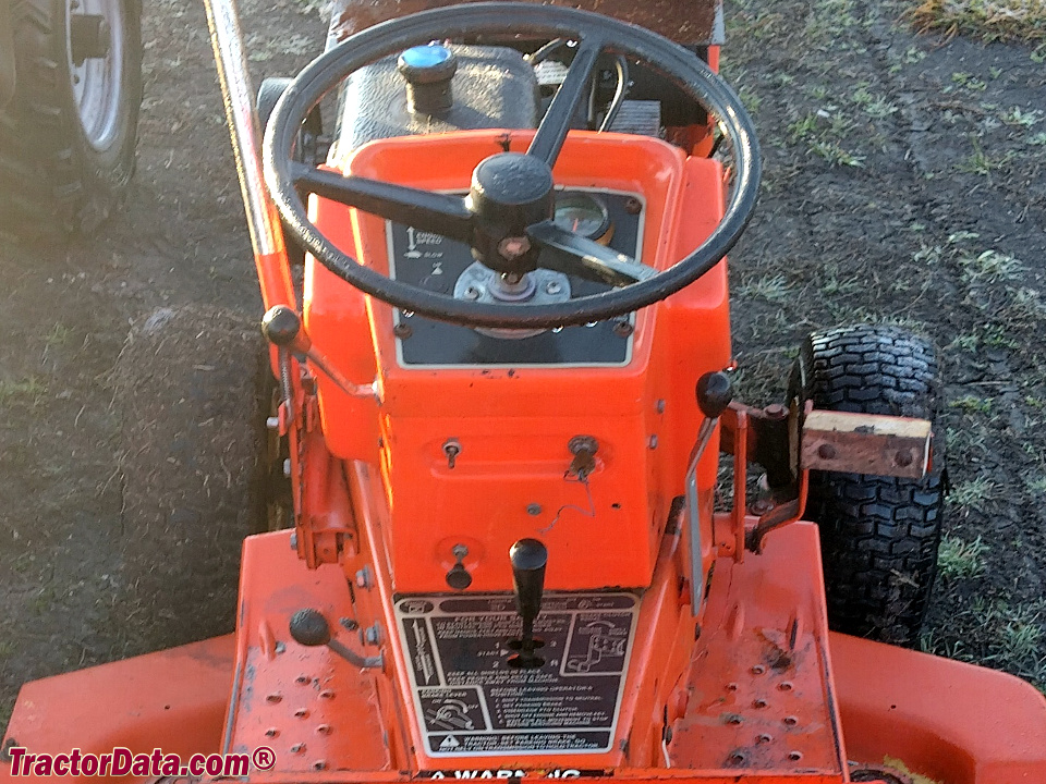 Allis-Chalmers 910 operator station and controls.